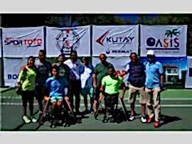 TEKERLEKLİ SANDALYE TENİSİ MİLLİ TAKIM SPORCUMUZ OĞUZHAN GÜNEŞ'TEN TARİHİ BAŞARI.